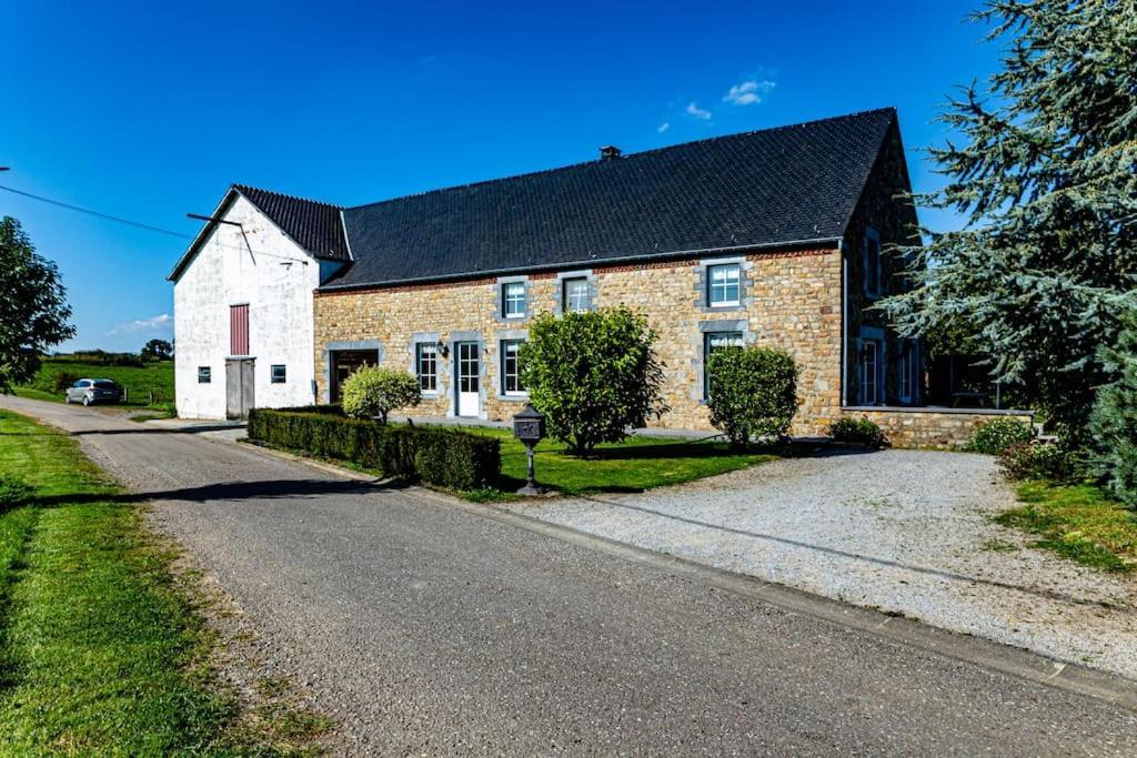 Gite La Dame Au Lit Gite A La Ferme Momignies Exterior foto